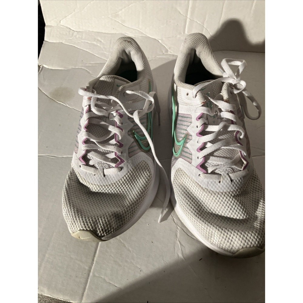 Nike Downshifter 11 White Signal Green Size 9.5